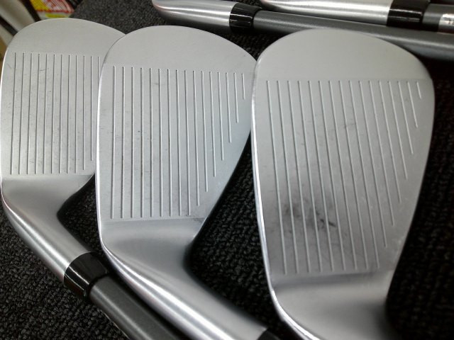 XXIO Set di ferri destrimani XXIO X 6-9,P,A,S Miyazaki AX-3 Flex SR