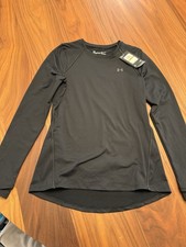 NWT Women  s Underarmour Black Base Layer Small