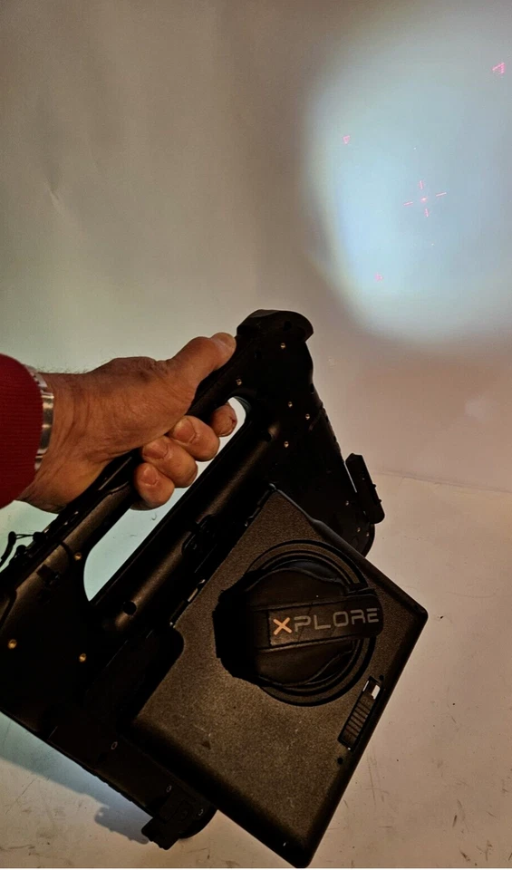 Zebra Xplore XPAD  L10, i7-8650U, 16GB RAM, 256SSD, WIN10P, 4G/5G/GPS, KickStrap - Image 2 of 4