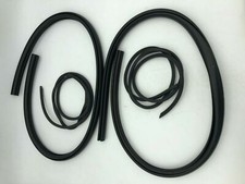 2 Rear Corner Window rubber seal + inserts Defender 1987-2016 Next to back door