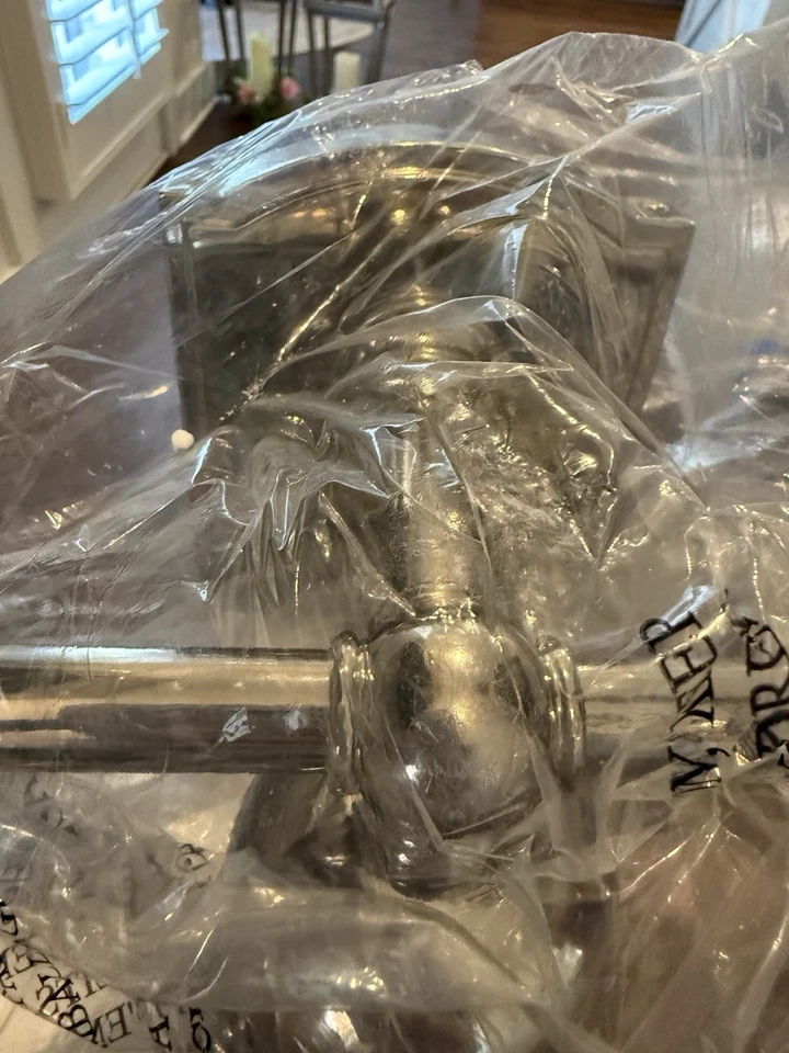 Aplique triple Pottery Barn Covington Hotel (21") triple níquel (caja abierta) nuevo en caja Foto 4 de 4