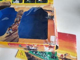 LEGO 6082 Fire Breathing Fortress Dragon Knights Castle incl box & instructions