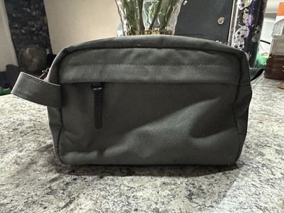 Perry Ellis Men s Toiletry Bag Charcoal Gray Travel Case  Good Condition