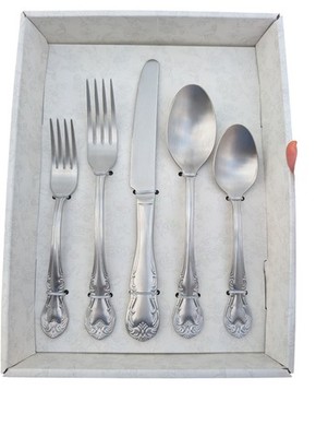 Pioneer Woman Agatha Satin 20 Piece Flatware Set