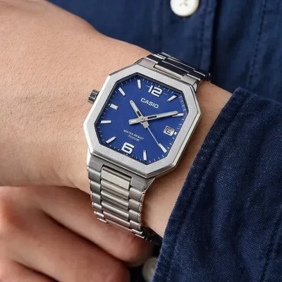 Casio MTP-B195D-2AV Herrenuhr Octagon blaues Zifferblatt Edelstahl