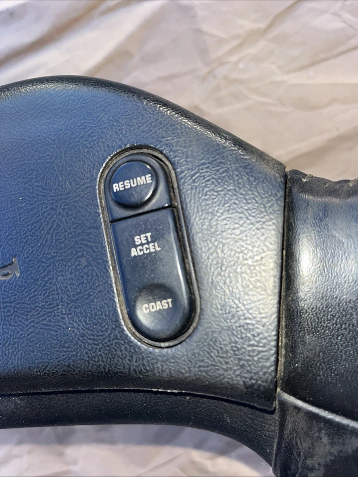 Volante Ford F-150 (Bronco) 1992-1996 con control de crucero (F-250, F-350) Foto 3 de 4