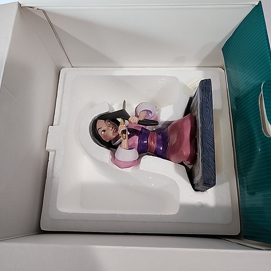 WDCC Walt Disney Mulan "Honorable Decision" Statue With COA & Box