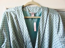 VICTORIA'S SECRET Satin Short Robe size XL NWT