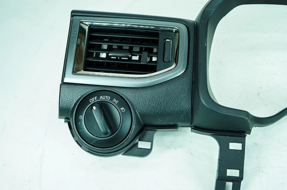 16-19 Nissan Titan XD OEM Dash Instrument Trim Panel W/ Air Vent & Switch 5116 - Image 2 of 4