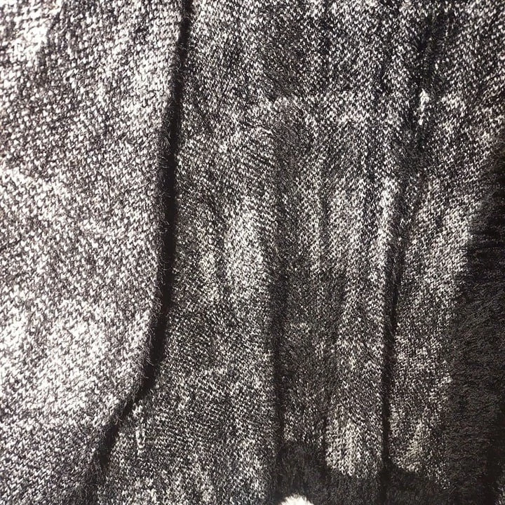 Suéter cárdigan abierto a cuadros blanco y negro Oso Casuals 3X con ribete de flecos Foto 4 de 4