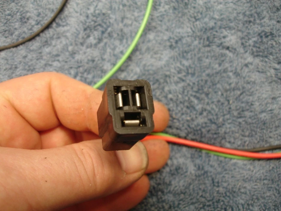 68 CHEVROLET CAMARO FIREBIRD ARM REST DELCO 8 TRACK CONSOLE POWER HARNESS 1968  - Image 3 of 4