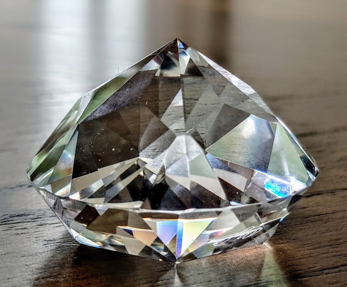 VINTAGE UNUSED OLEG CASSINI ROUND CRYSTAL DIAMOND SHAPED