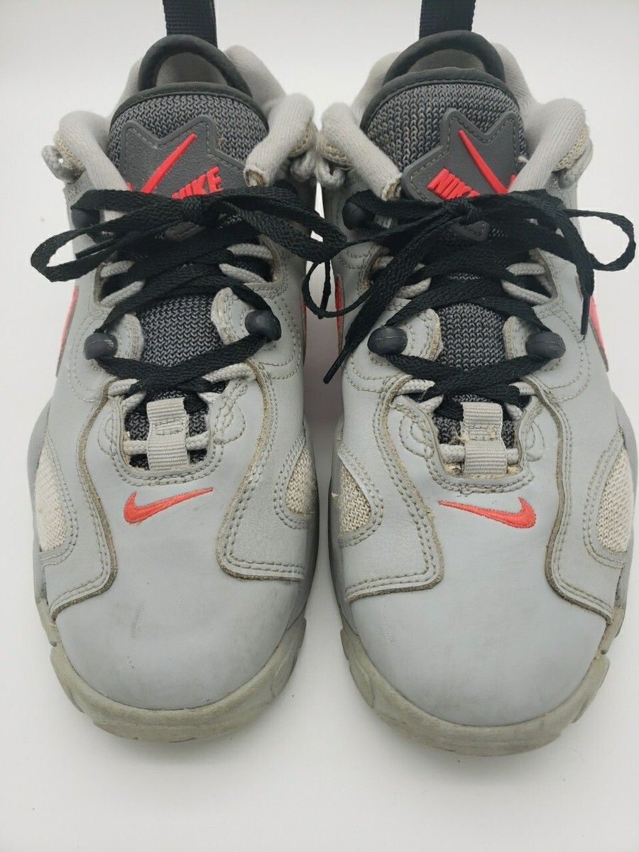 grey nike barrage