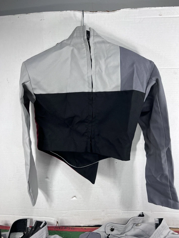 Lote 10 Uniformes Banda de Marcha Escolar De Colección Rojo Gris Chaqueta Grupo Disfraz Halloween Foto 4 de 4