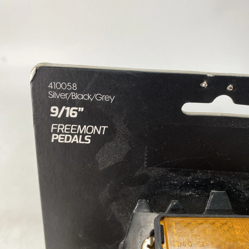 Marco de aleación Sunlite Freemont con pedales deportivos de nailon co-moldeados, par plateado 9/16 Foto 2 de 4