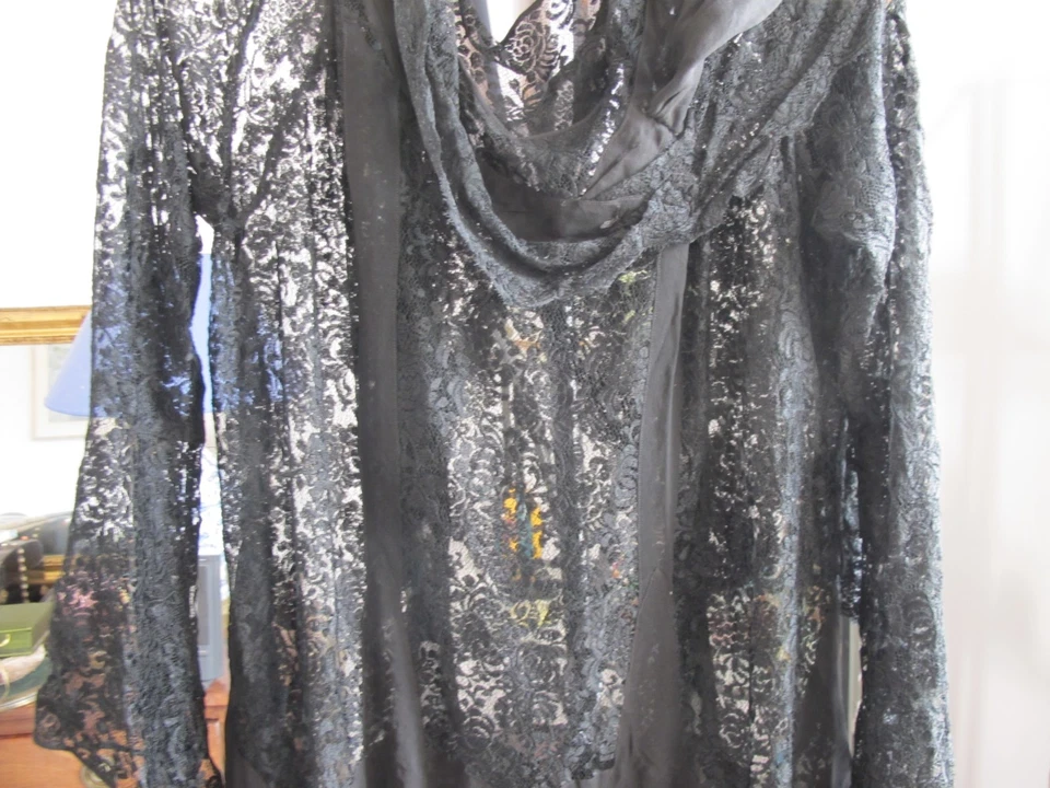 ANCIENNE ROBE NOIRE 1930 EN DENTELLE ET MOUSSELINE TRAVAILLEE PARFAIT ETAT - Photo 4/4