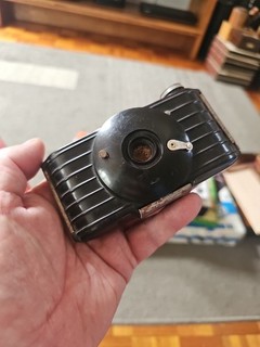 VINTAGE BAKELITE CAMERA EASTMAN KODAK CO. MADE IN ROCHESTER NY. USA