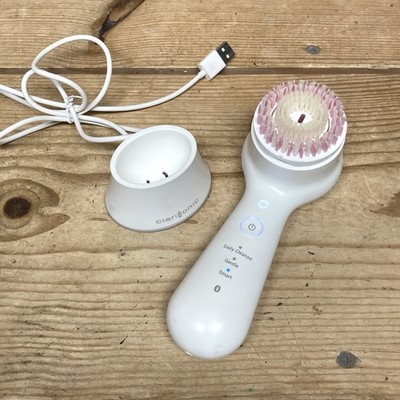 Clarisonic Mia Smart Electric Facial Brush White USB Rechargeable w/ Brush Head