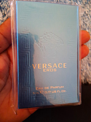 Versace Eros Eau de Parfum Spray Sample Size 0.17 fl oz (5 mL)