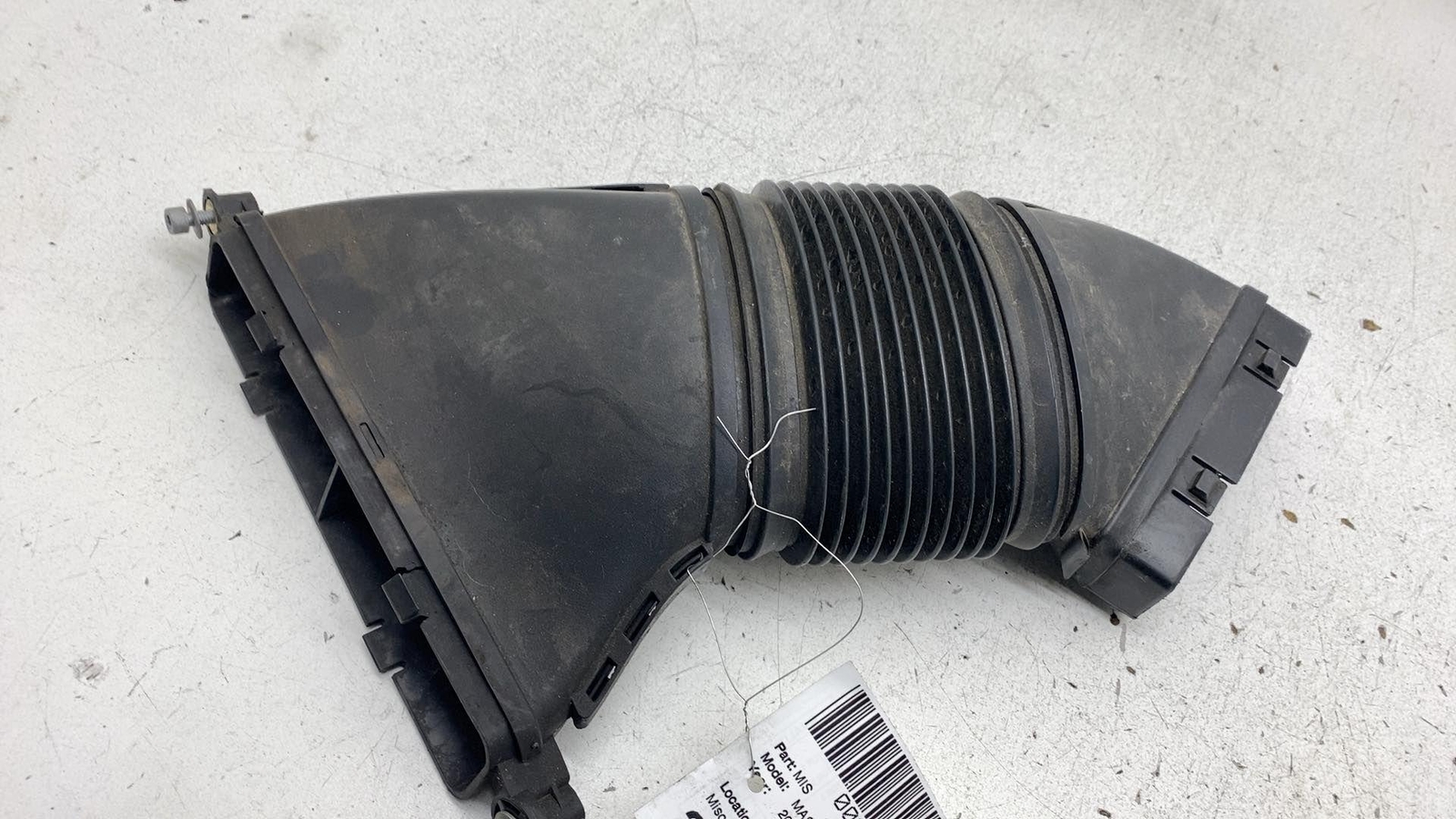 ⭕ 2017-2020 Maserati Levante Driver Left Air Box Cleaner Intake Duct 670031926