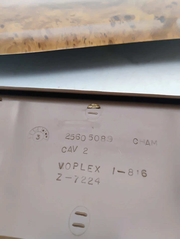 Panel de instrumentos GM 25605089 ajuste inferior 1994-96 Buick LeSabre nuevo de stock hecho en EE. UU. Foto 4 de 4