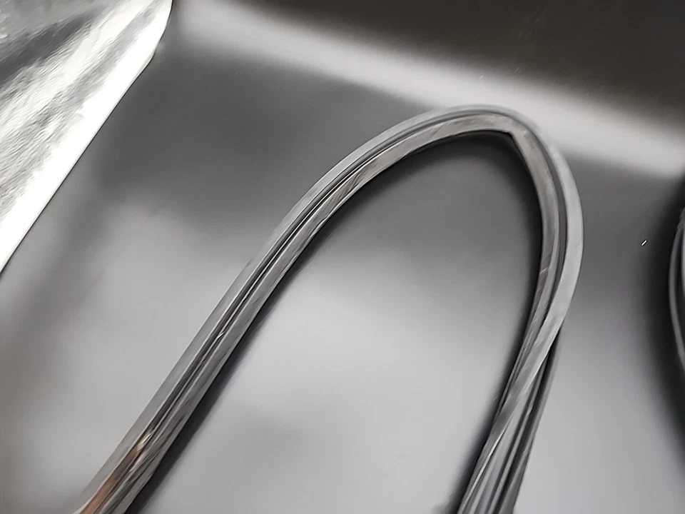 1982-1994 BMW E30 318i 325i Rear Window Gasket Seal Weatherstripping L8 - Image 3 of 4