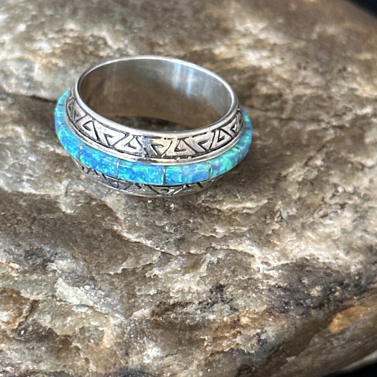 ☆nff☆ dotty romance ringpale blue nff1 Diamond and Blue Sapphire Bypass Ring - Blue Sapphire and
