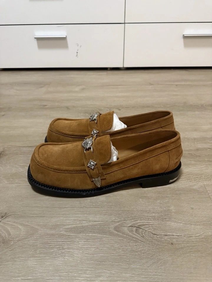 TOGA VIRILIS X SSENSE Exclusive Tan Suede Loafers Size: 46 SKU: 242688M23102007 - Image 4 of 4