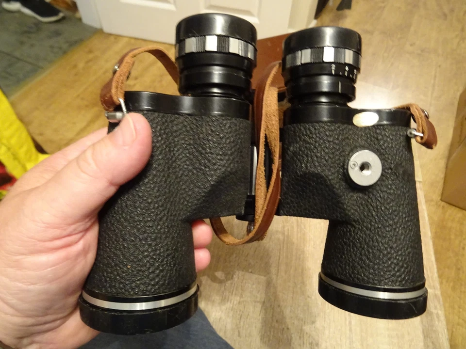 VGC SWIFT 8.5x44 Audubon Extra Wide Field Binoculars - 445ft at 1000 yards - 804 - Image 2 of 4