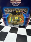 Jeff Gordon #24 1995 DuPont Monte Carlo 1:64 Action Diecast w/ SkyBox Card — photo 3