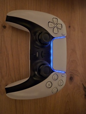 PS5 Controller mit neuen TMR Hall-Effekt Sticks