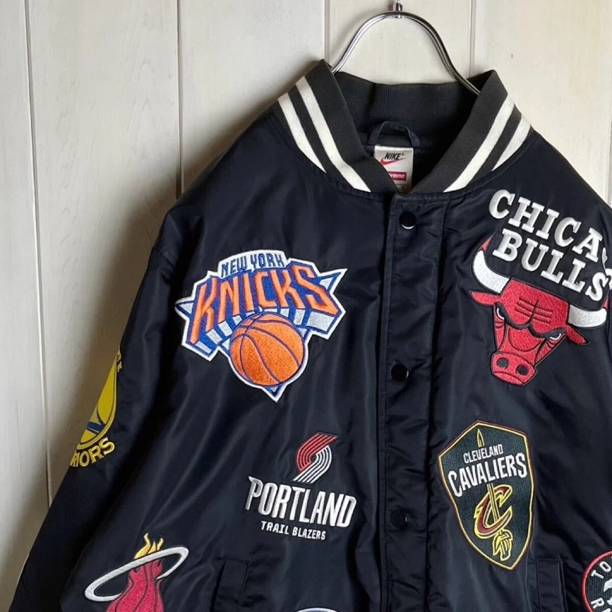 Veste nylon 2300 Supreme Nike NBA Supreme Nike taille M patch multi logo