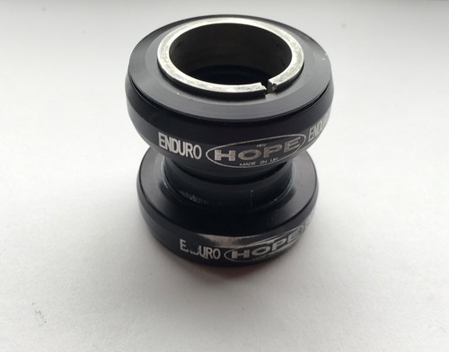 Hope Enduro Headset, 1 1/8” external cups, roller bearings, Retro Anodised black - Picture 2 of 18