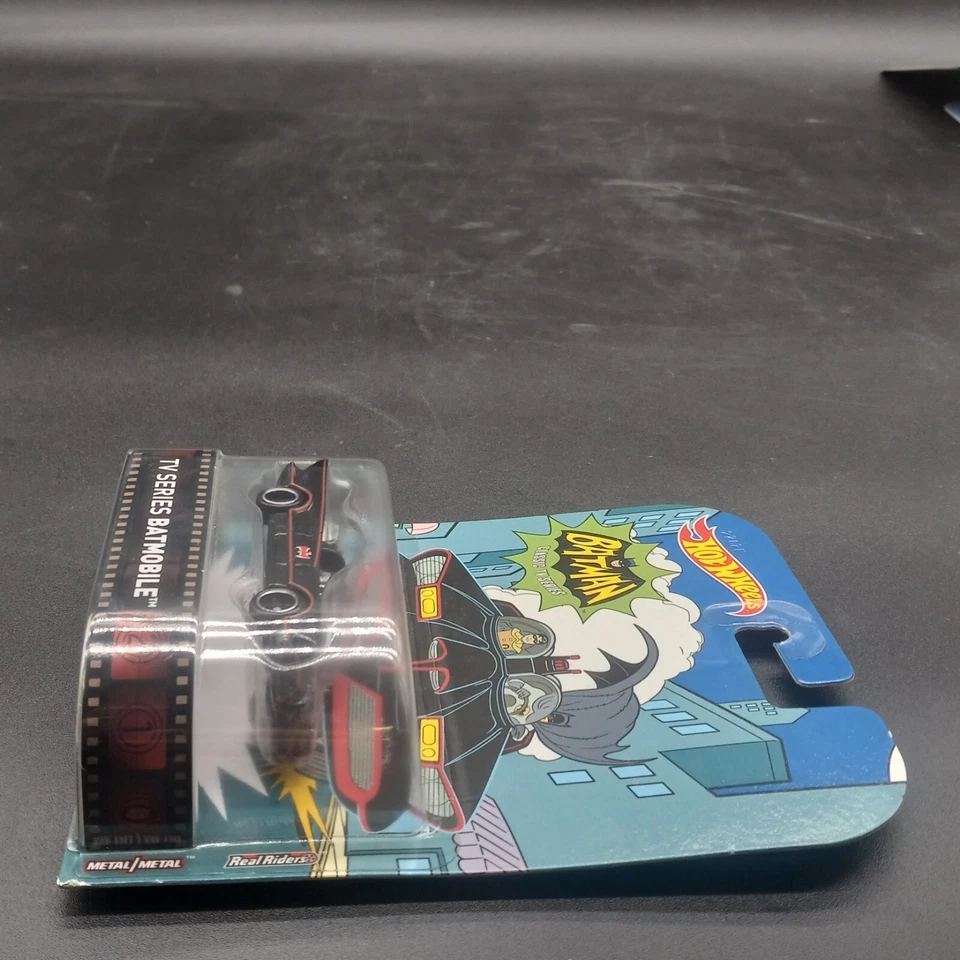HOT WHEELS RETRO ENTERTAINMENT BATMAN CLASSIC TV SERIES BATMOBILE AR4 - Image 3 of 4