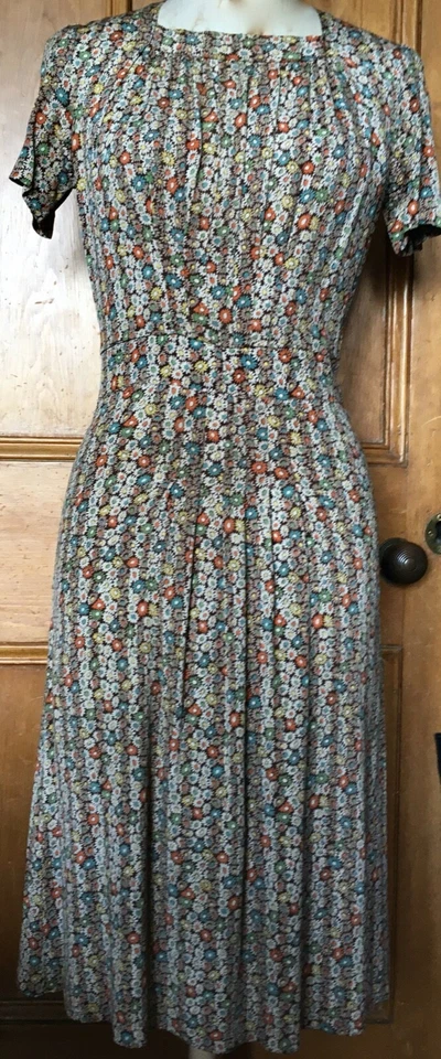 True Vintage 1930's Crepe De Chine Tea Dress and Jacket 36" Bust 28" Waist - Image 2 of 4