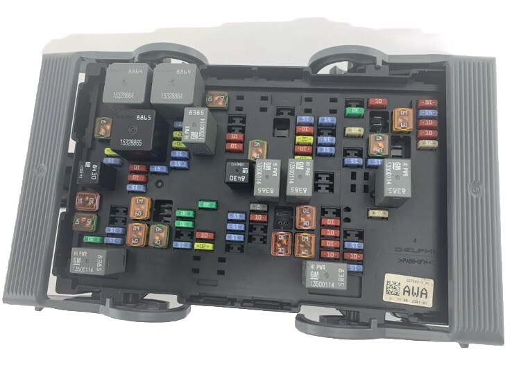 1013 Chevy Silverado GMC Sierra Fuse Box Relay Junction Block 22798215