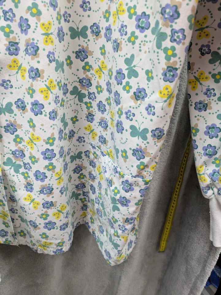 Butterfly Scrub Jacket Women's 3X Snap Front Working Scrubs Floral Cottagecore - Image 4 of 4