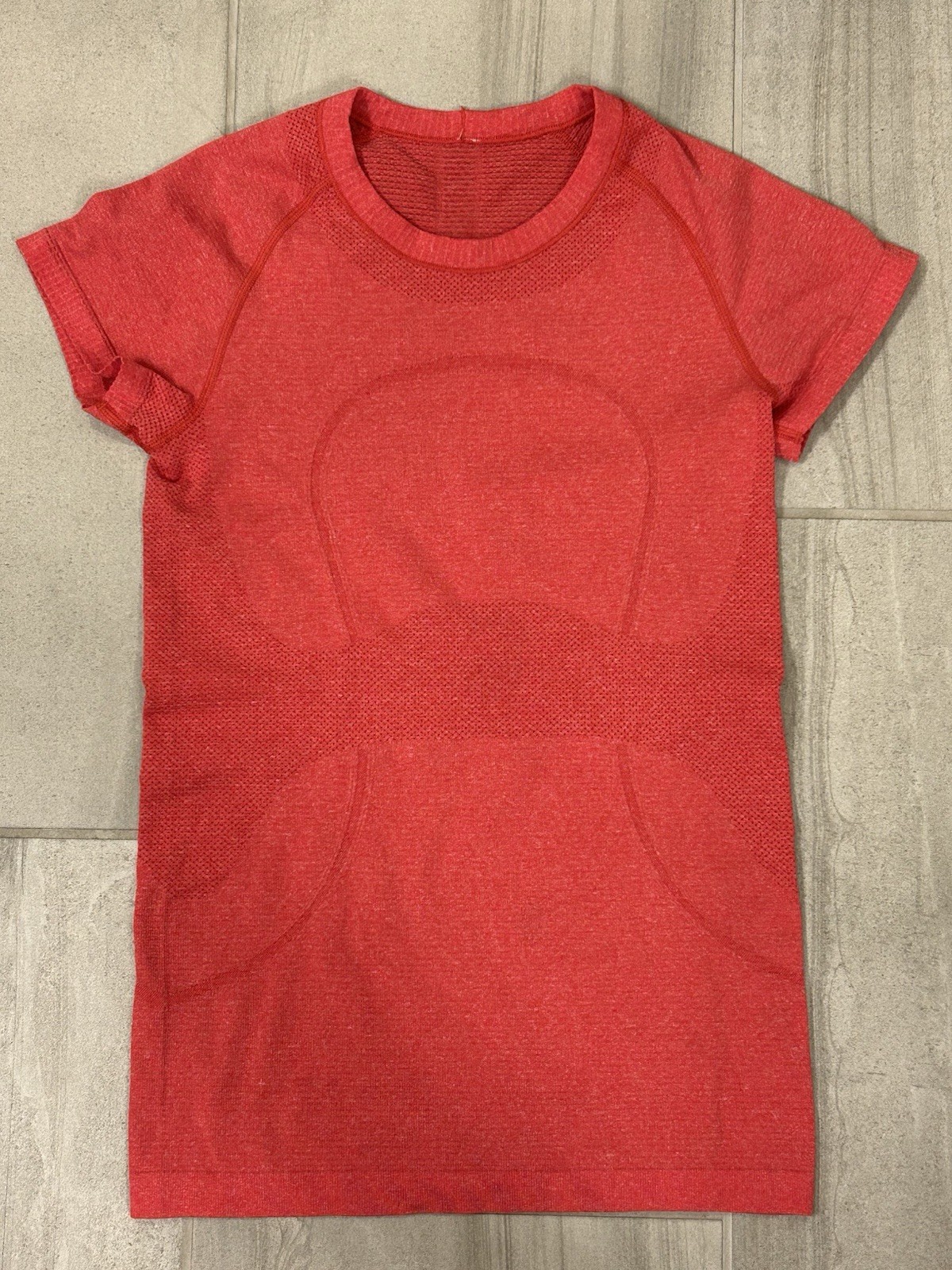 Lululemon Swiftly Tech Short Sleeve 2.0 Shirt Women's Size 6 Red Activewear
