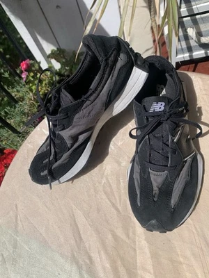 New Balance 327