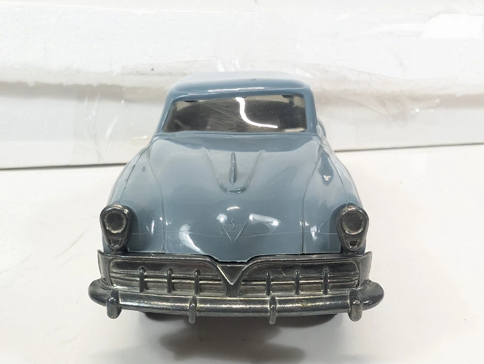 1952 Grey Studebaker 2 Door 1/24 Scale Toy Wind-up Dealers Promo Car NICE - Image 3 of 4