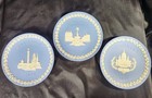 Wedgwood Jasperware 1970-1972 Commemorative Christmas Plates Bas-relief Designs — photo 4