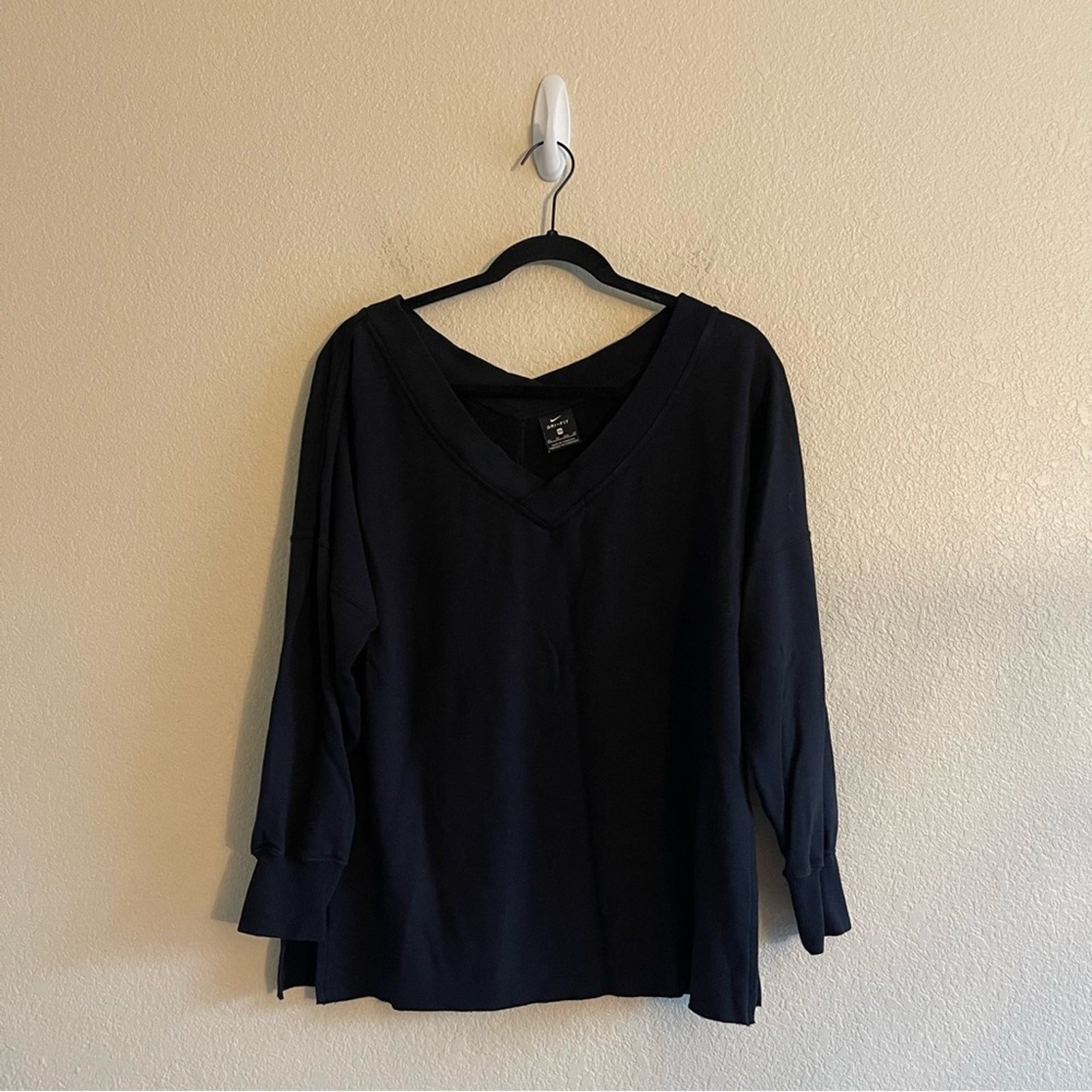 Nike Yoga Luxe Fleece Pullover Black Sweatshirt Oversized V Neck Women's Size XS