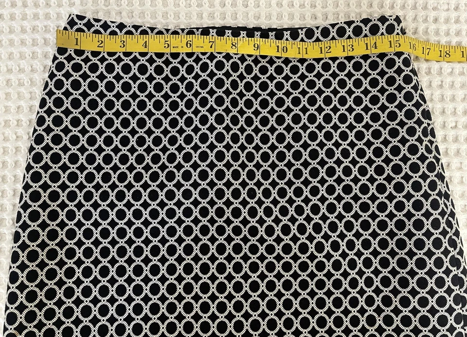 Falda lápiz INC International Concepts 6 negra blanca geométrica cremallera lateral nueva sin etiquetas Foto 4 de 4