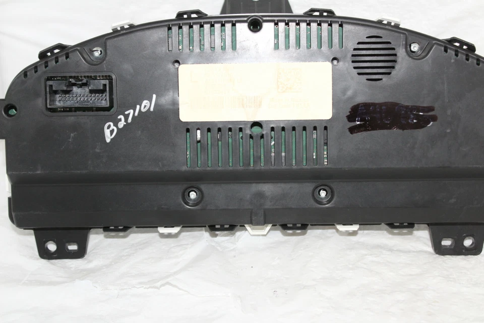 Cuadro de instrumentos velocímetro medidores de panel 2010 2011 Milán/Fusión 75.590 millas Foto 2 de 4