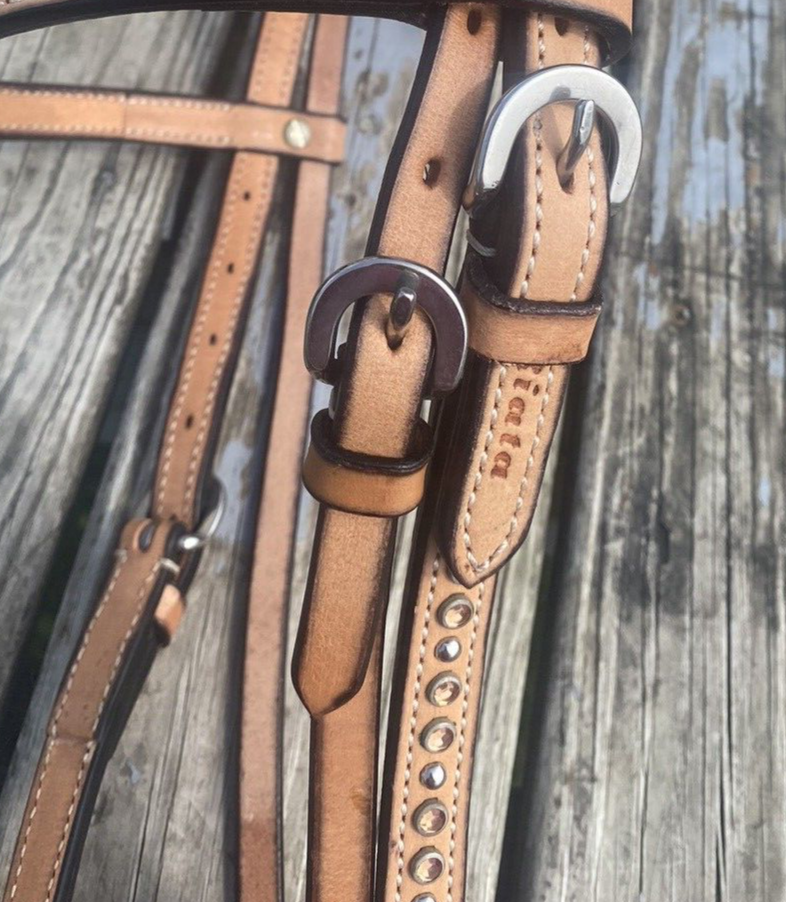 A Rawhide Tassel Stylin Headstall – Buckaroo Leather Products