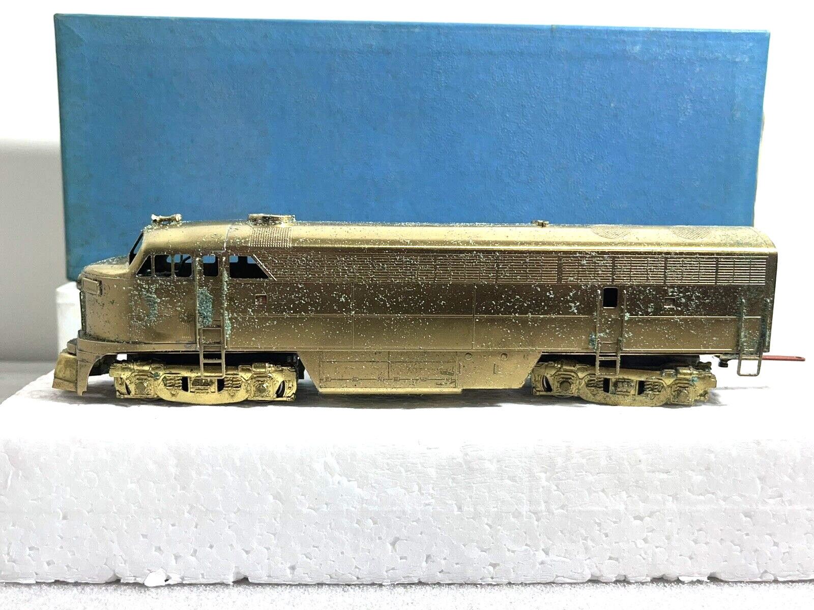 KMT JAPAN HO BRASS Fairbanks Morse CFA-16-4 A unit Loco FOR REPAIR as NEW Boxed-image