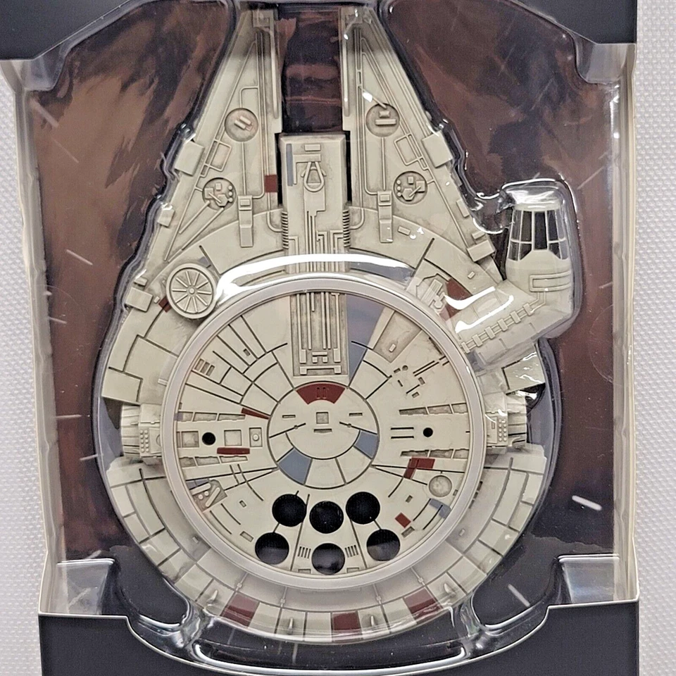 Almohadilla de carga inalámbrica Disney Star Wars Millennium Falcon para Apple Samsung Foto 2 de 4