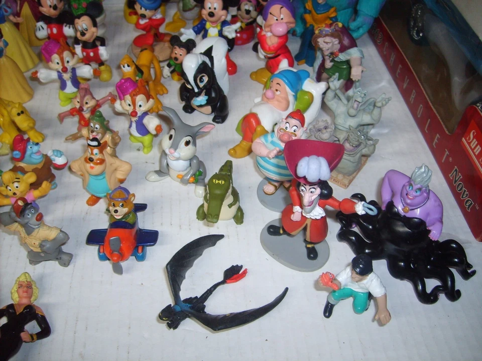 ENORME LOTE DE FIGURAS DE PERSONAJES DE PVC DISNEY MICKEY TOY STORY DICK TRACY Y MUCHOS MÁS Foto 3 de 4