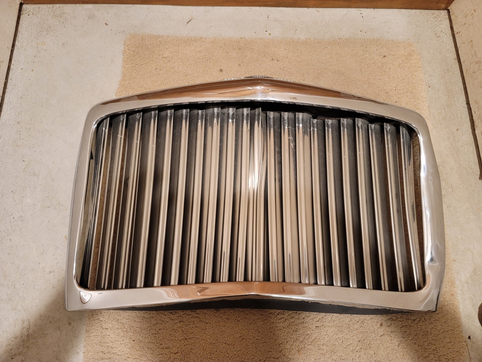 1986 Bentley Mulsanne Grill - damaged Left side