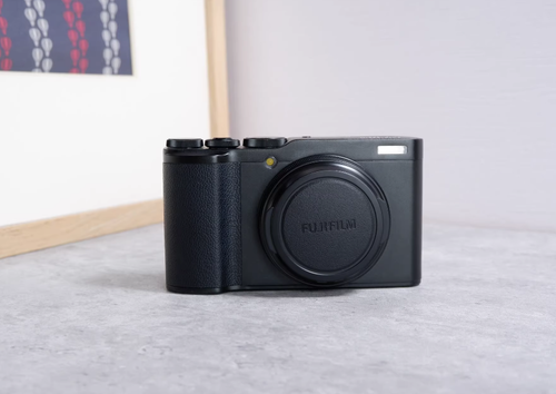 Fujifilm Fuji XF10 24.2 MP f/2.8 - 16 Digital Camera Built-in Bluetooth, WiFi - Picture 2 of 18
